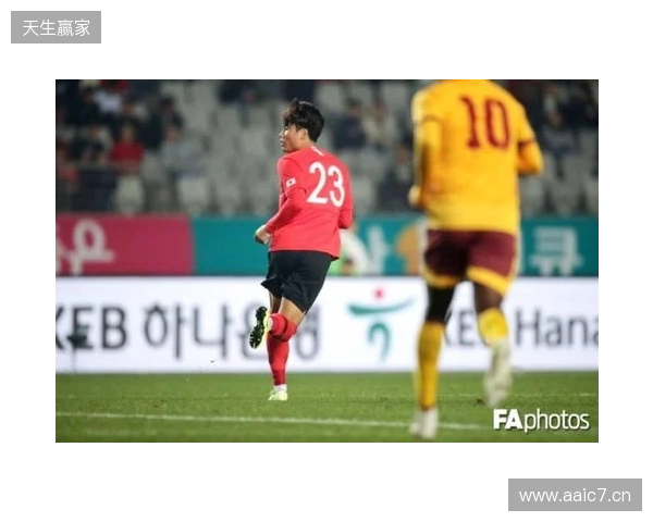 媒体人:U17国脚张伯霖接近加盟湖北星辉,玉昆也曾向球员报价 媒体人:U17国脚张伯霖接近加盟湖北星辉,玉昆也曾向球员报价